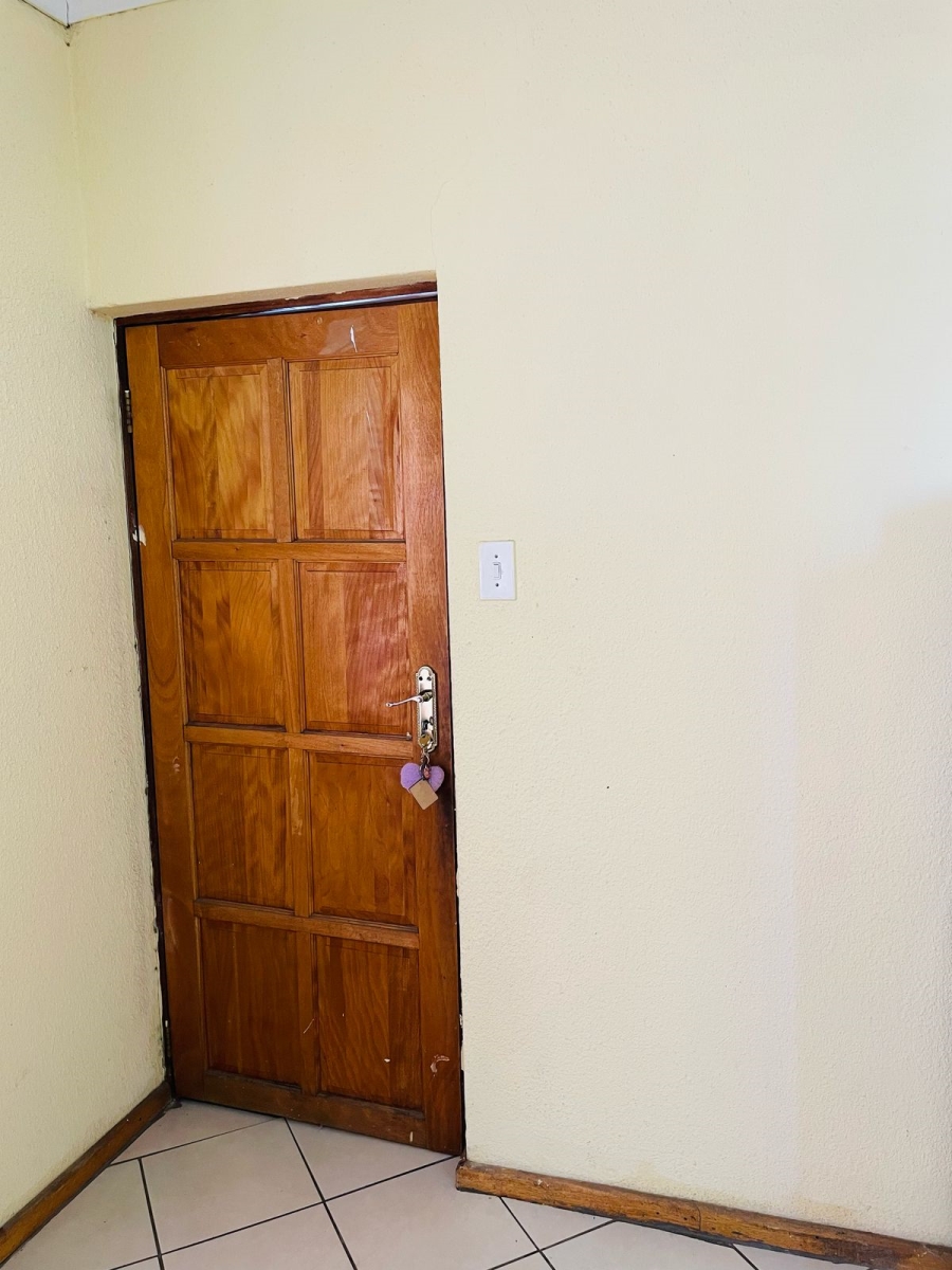 1 Bedroom Property for Sale in Rustenburg Central North West